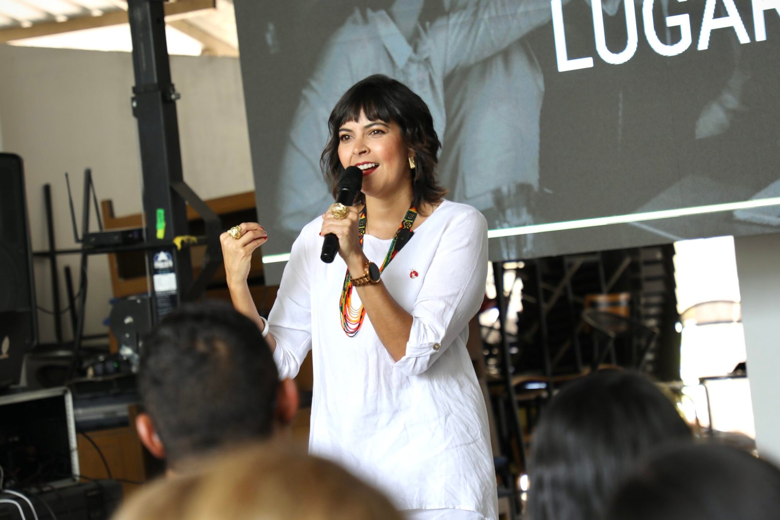 Vero Velásquez en escenario